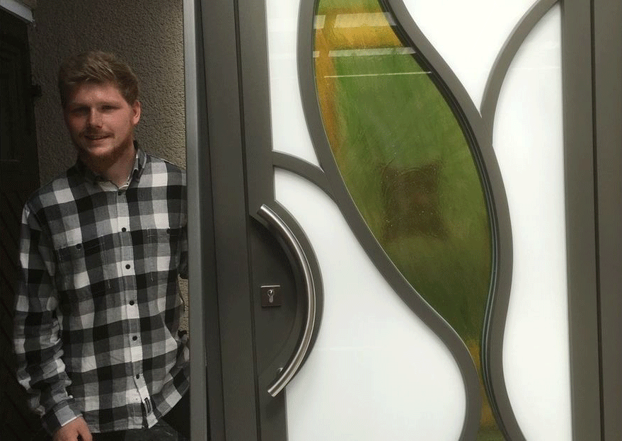 дървена входна врата